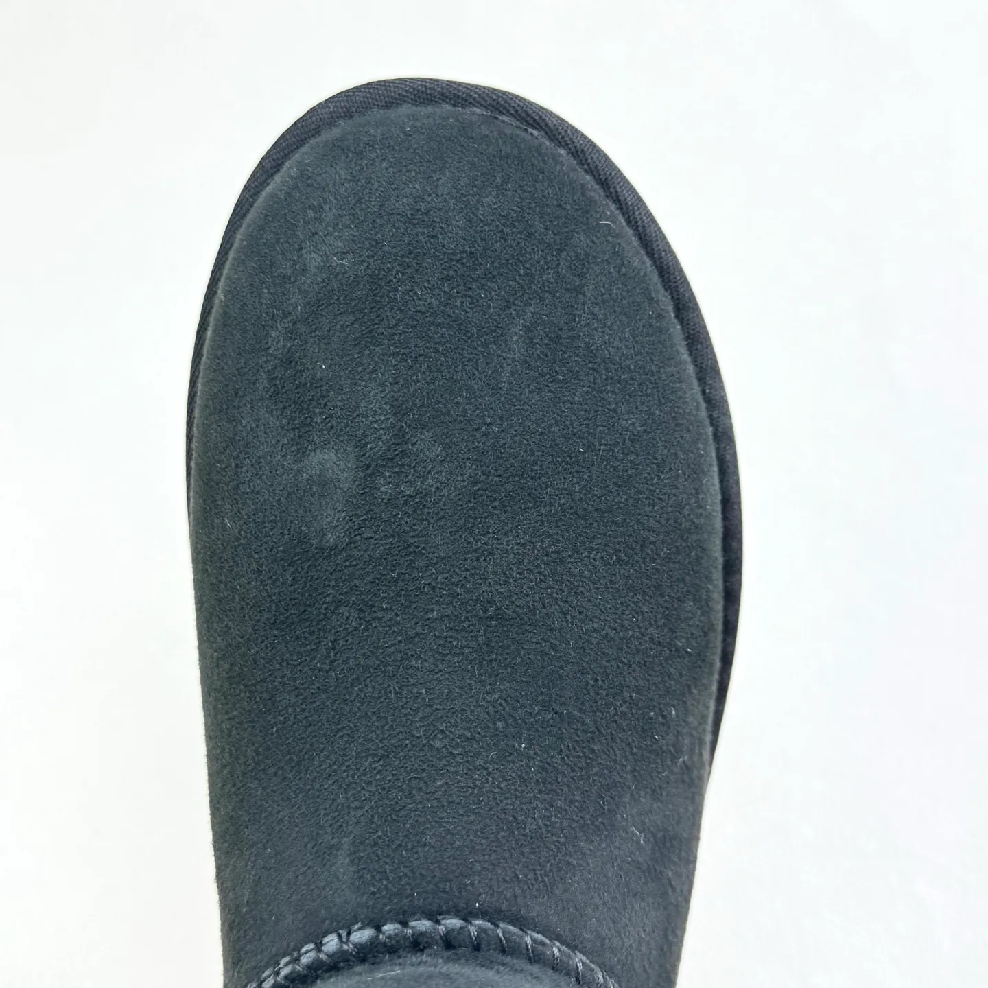 💰360 6222 Classic Mini II Mini classic short boots 2.0 Shoe shaft height: about 14CM Upper: Made of 17mm fur-integrated sheepskin, with a pre-treated water-repellent and anti-fouling coating Insole: 17mm sheepskin insole Sole: Treadlite by UGG™ light wing technology outsole - non-slip, cushioning, wear resistance, and good elasticity Heel: Leather heel label with embossed brand LOGO Size:35 36 37 38 39 40